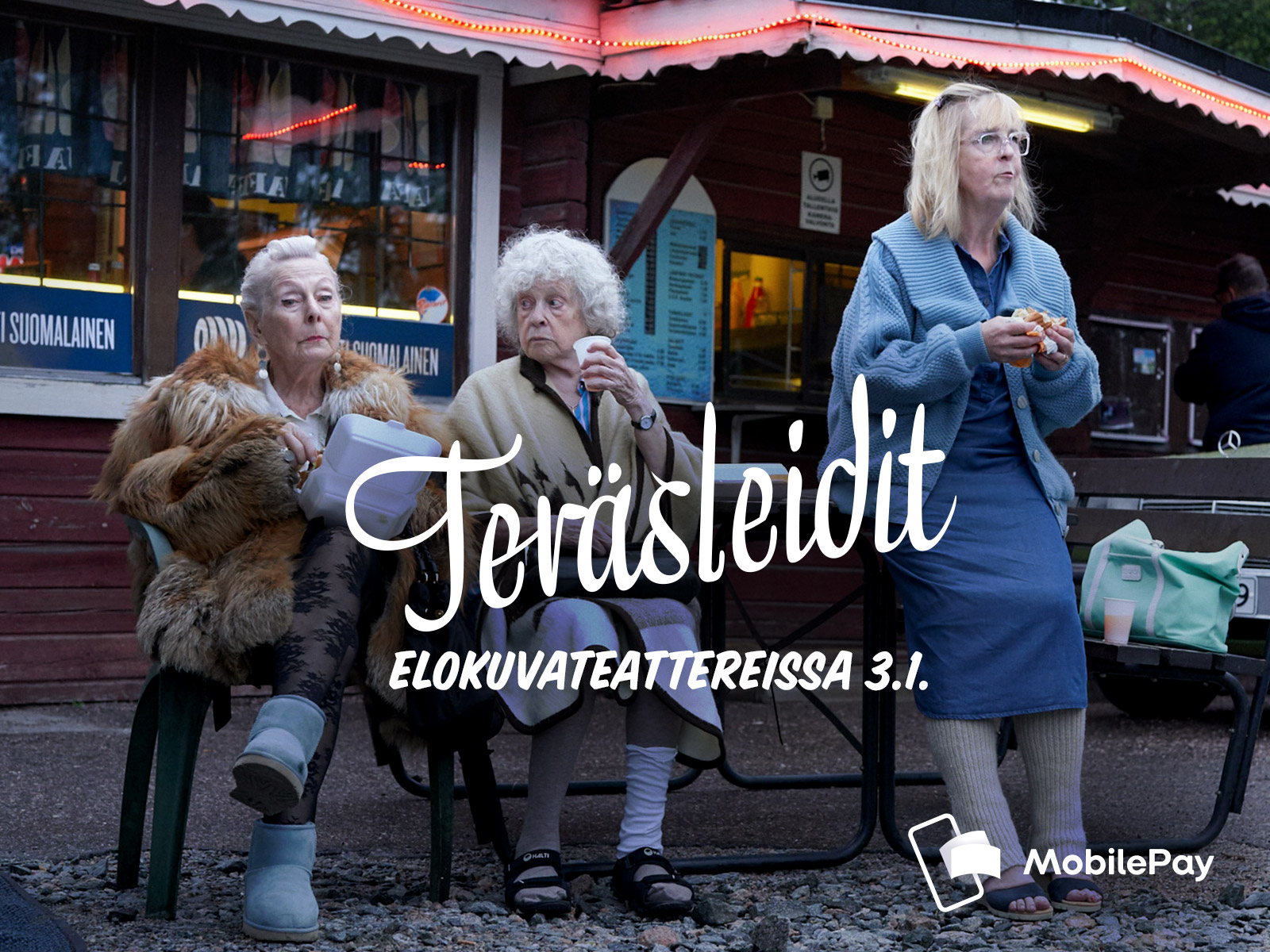 Kolme naista istuu ravintolan edessä, otos elokuvasta Teräsleidit